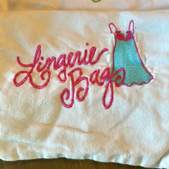 Buckhead Betties Accessory Bags - Picture 2 of 4